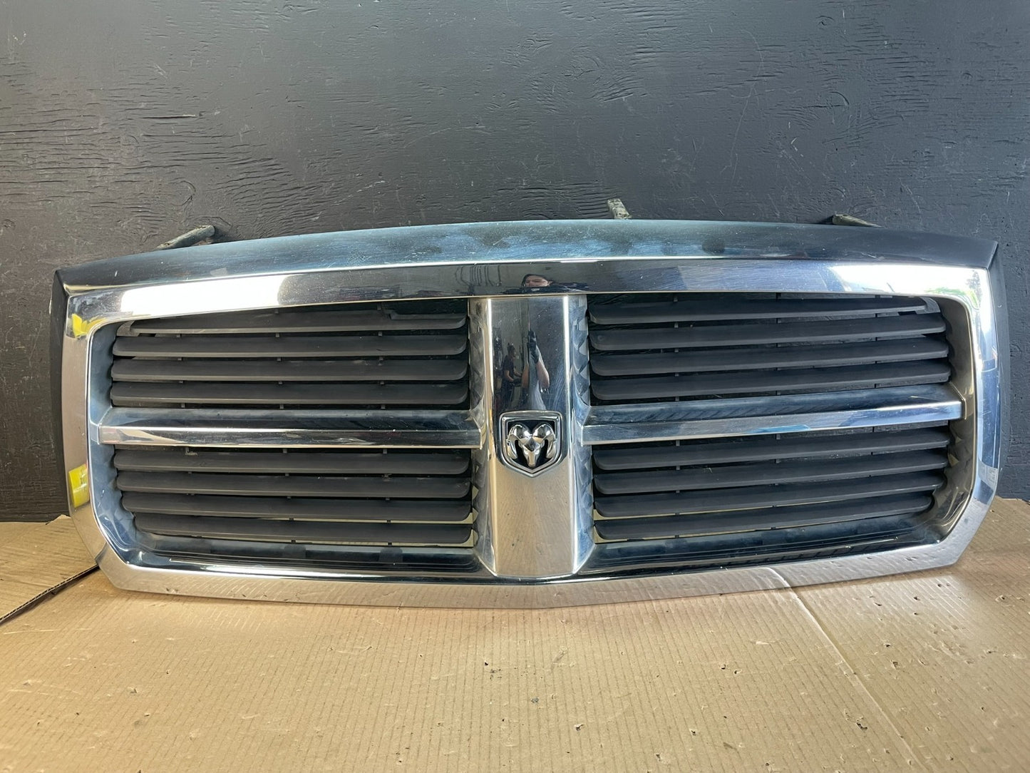 2005 to 2007 Dodge Dakota Chrome Front Upper Grill Grille AE3711 DG0