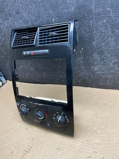 2005 2007 Chrysler 300 Magnum Heater A/C Climate Control Trim Bezel AH3731 DG4
