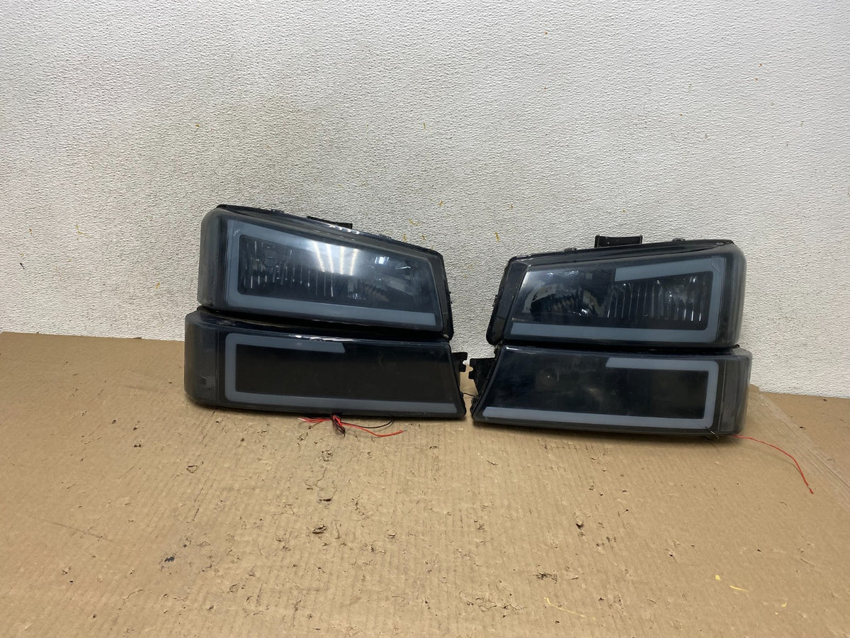 2003 to 2006 Chevrolet Silverado Left+Right Set LED Black Headlights AH6002 DG0