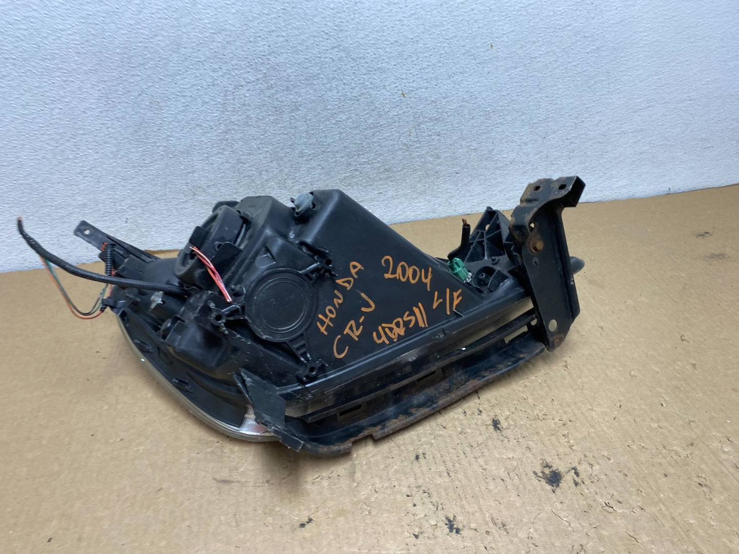 2002 to 2004 Honda Crv Cr-v Left Driver Halogen Headlight AG2397 DW7
