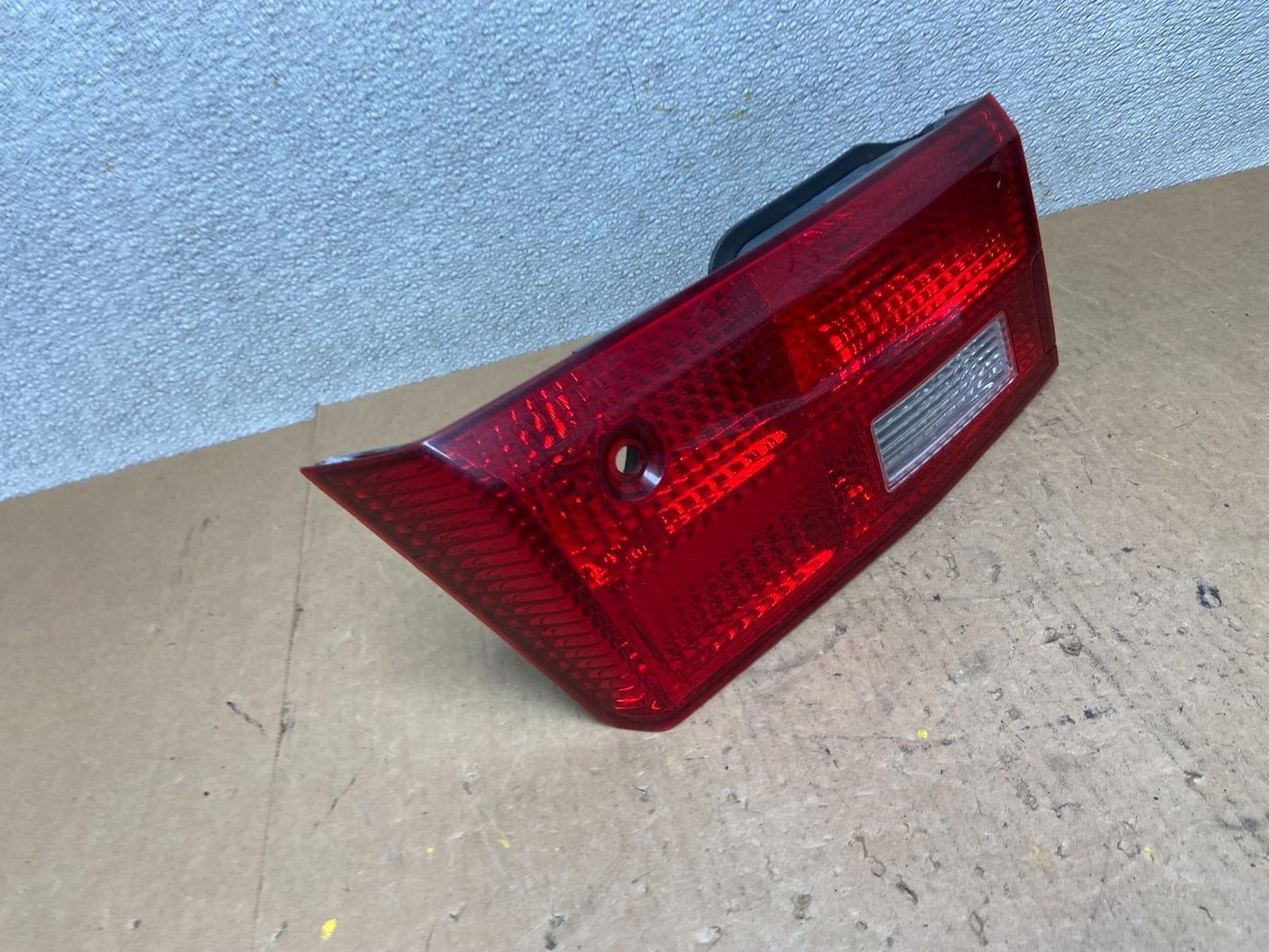 2005 Honda Accord Sedan Right Passenger Inner Tail Light OEM Z7846 DW2
