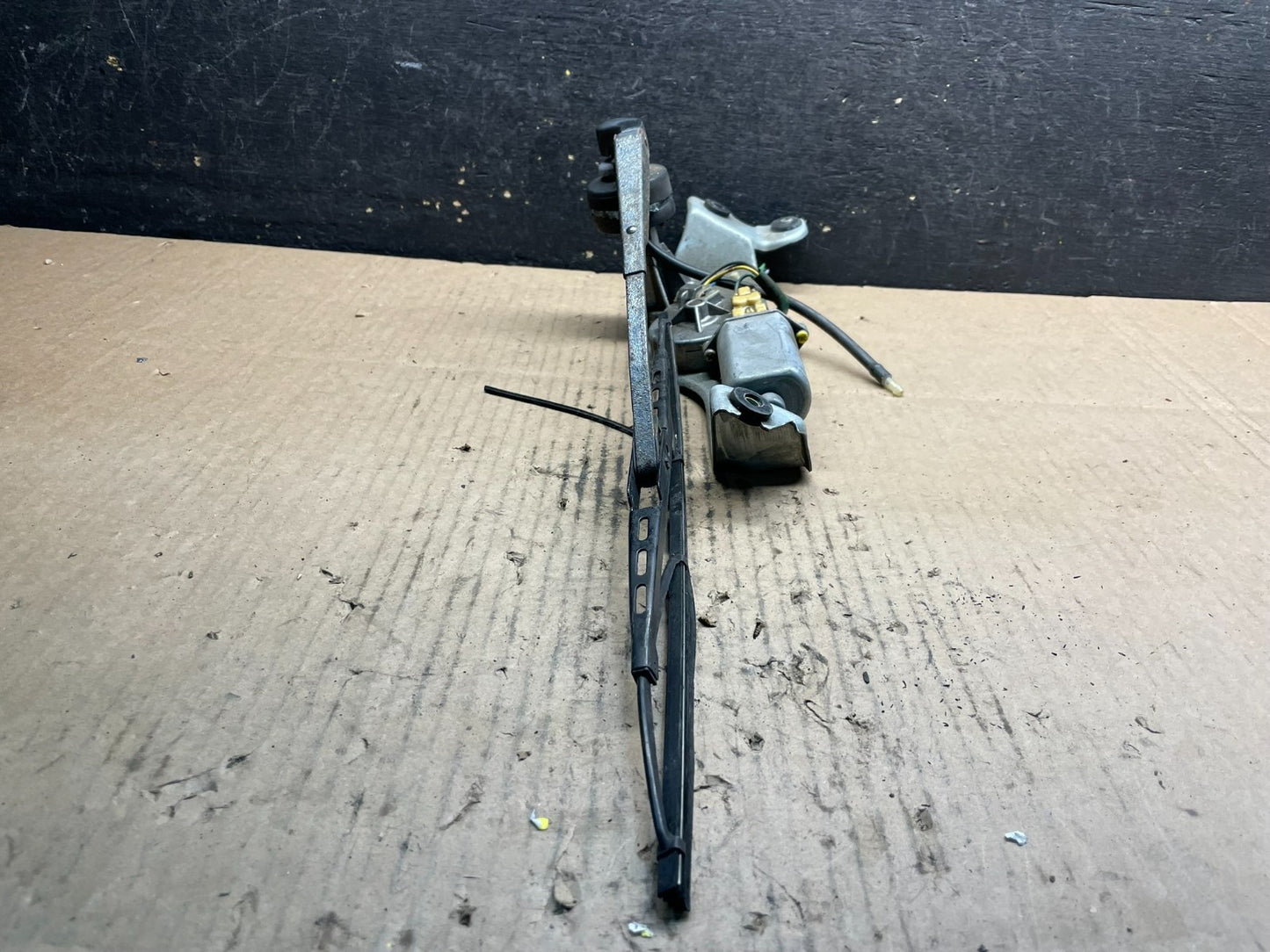 1991 to 1998 Mitsubishi Space Runner Wiper Motor Rear u9292 DG2