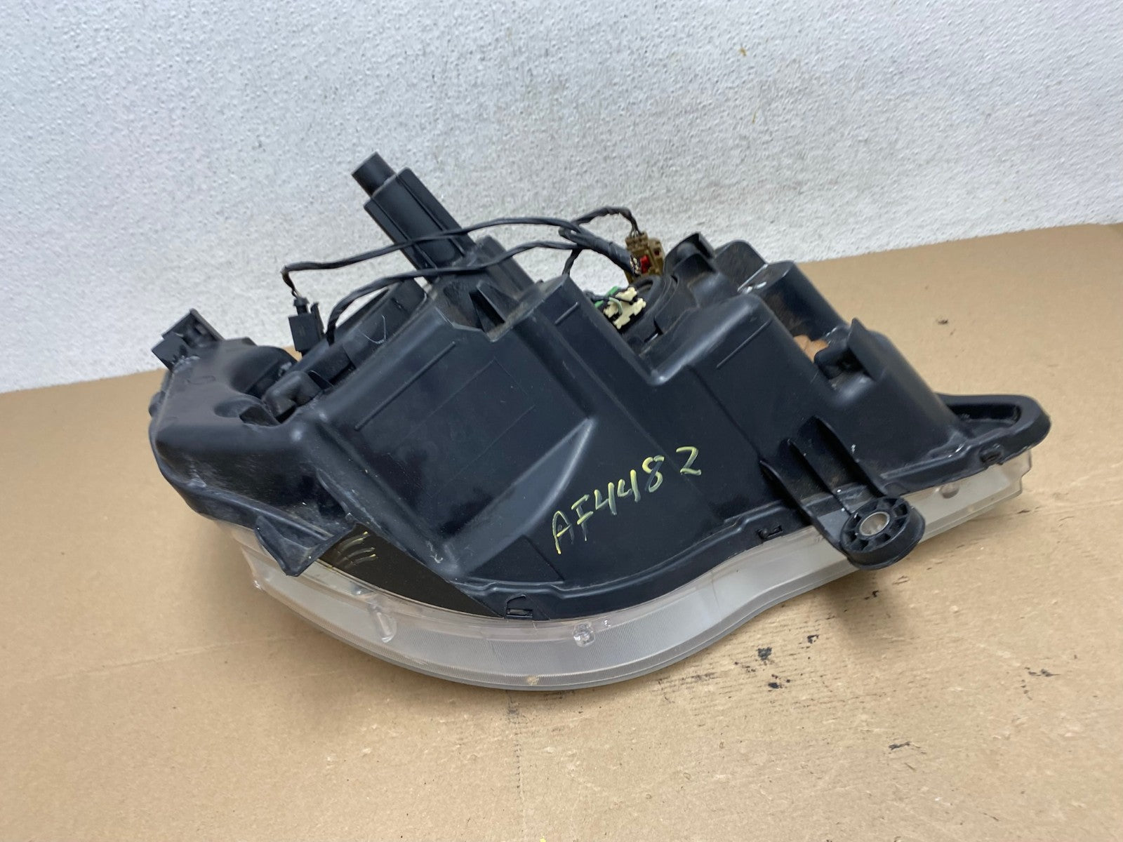 2008 to 2016 Chrysler Town and Country Left Driver Lh Side Headlight AF4482 LK6