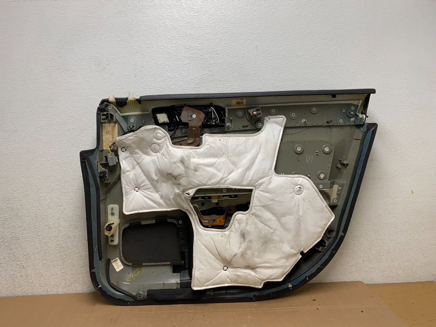 2010-2012 Lincoln MKS Left Driver Side Front Door Interior Trim Panel n7629 DG6