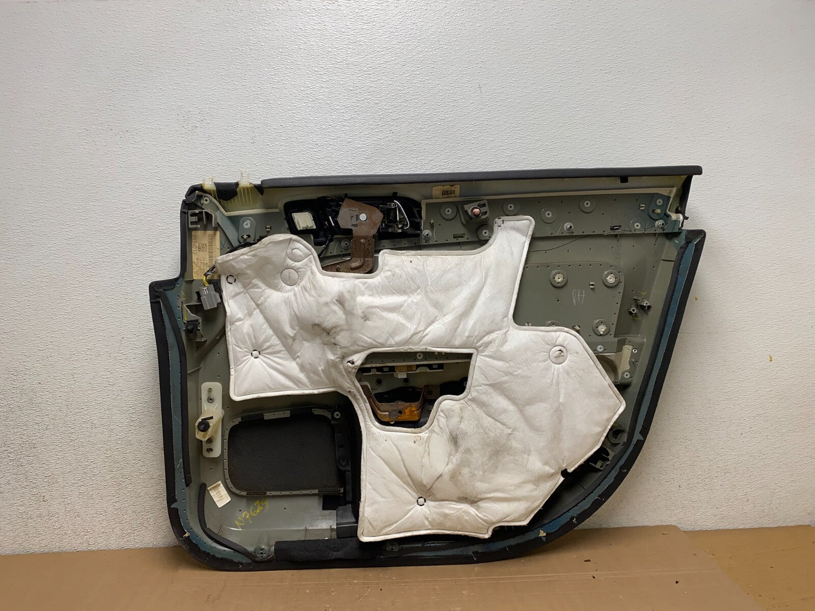 2010-2012 Lincoln MKS Left Driver Side Front Door Interior Trim Panel n7629 DG6