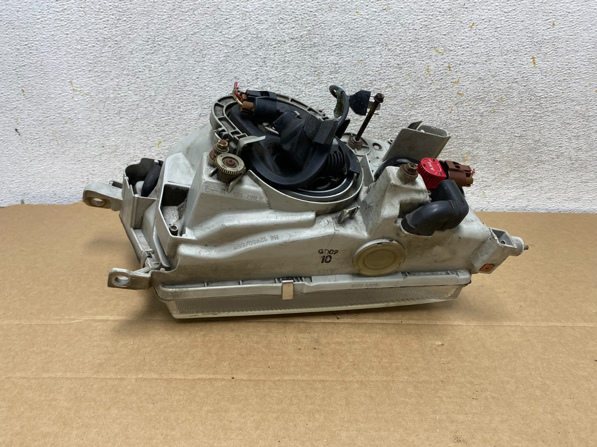 1995 to 1997 Lexus LS400 Left Driver LH Side Headlight Turn Signal AH7716 DG3