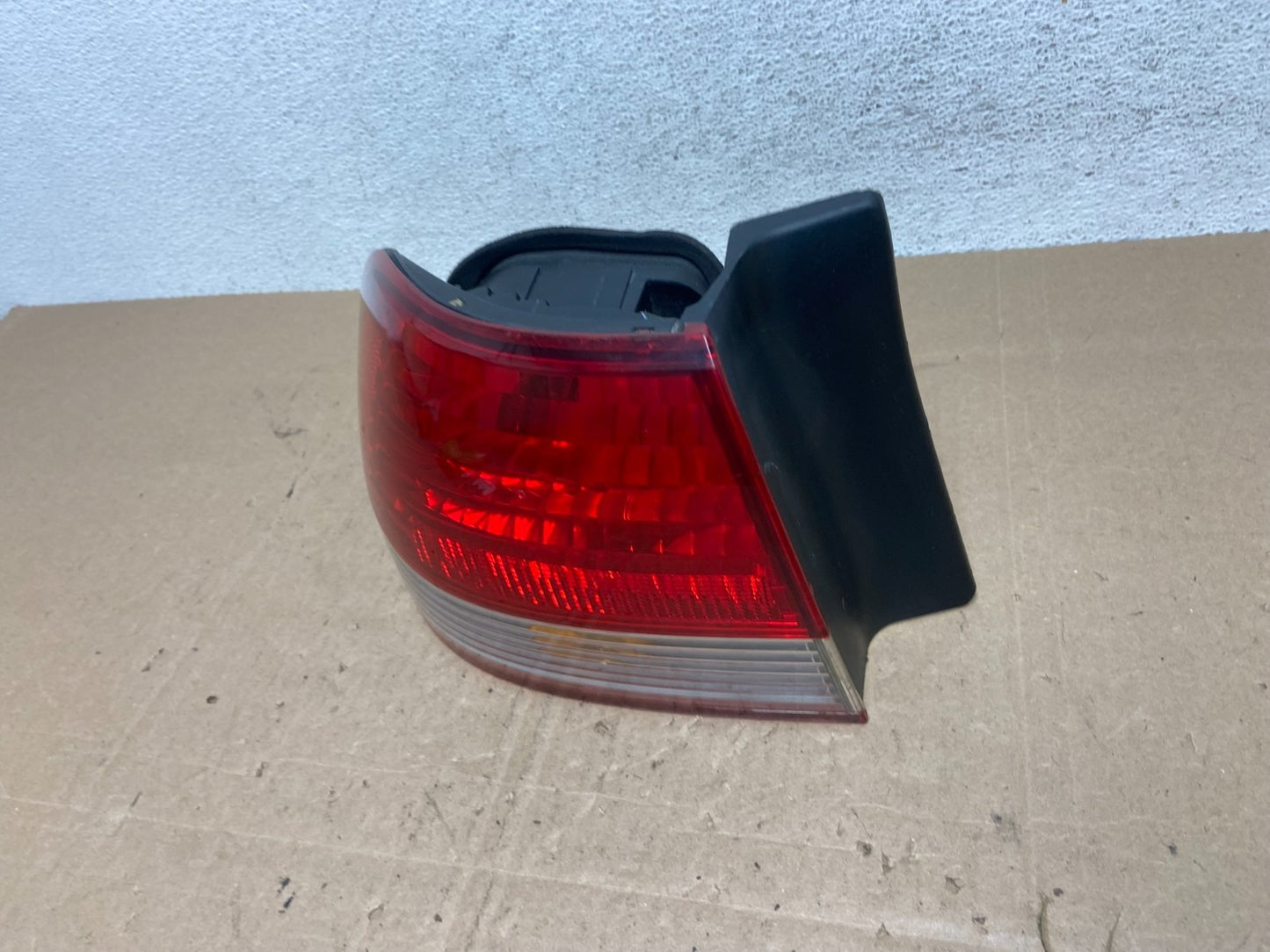 2001 to 2002 Honda Accord Sedan 4door Left Driver LH Tail Light AE6037 DW1