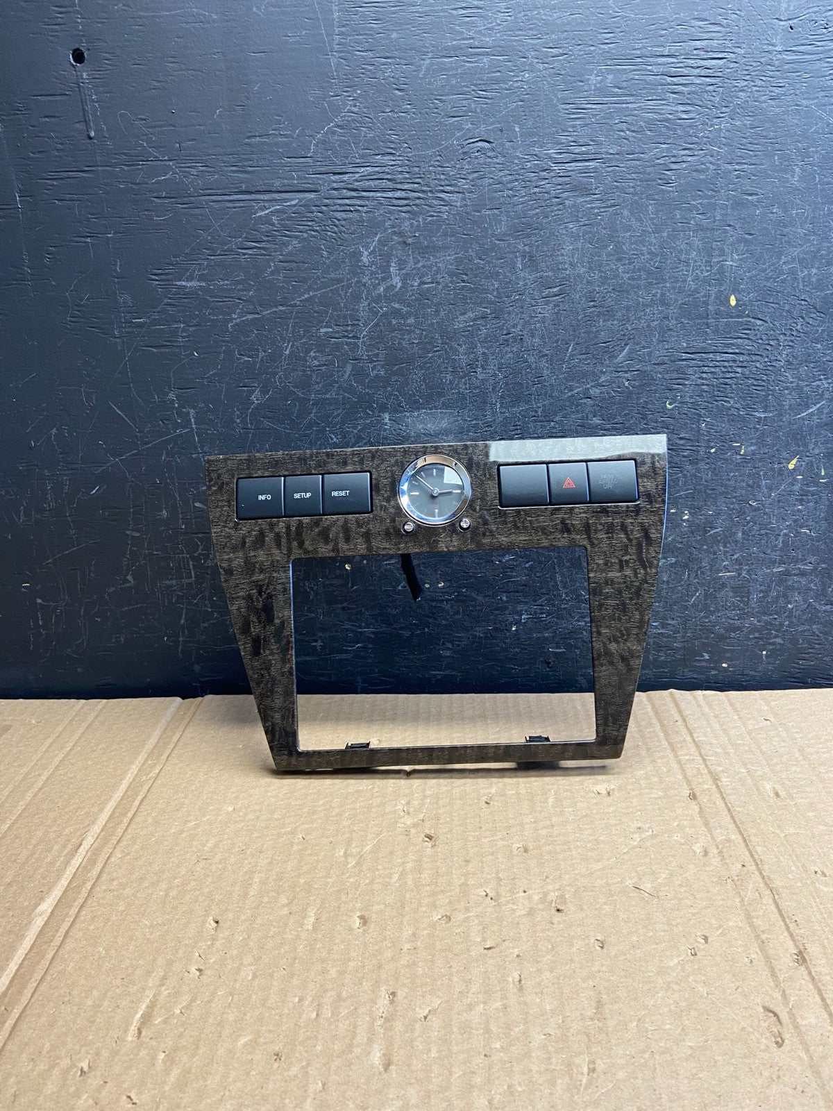 2006 to 2009 Ford Fusion Center Dash Clock Radio Bezel Trim af6181 DG0