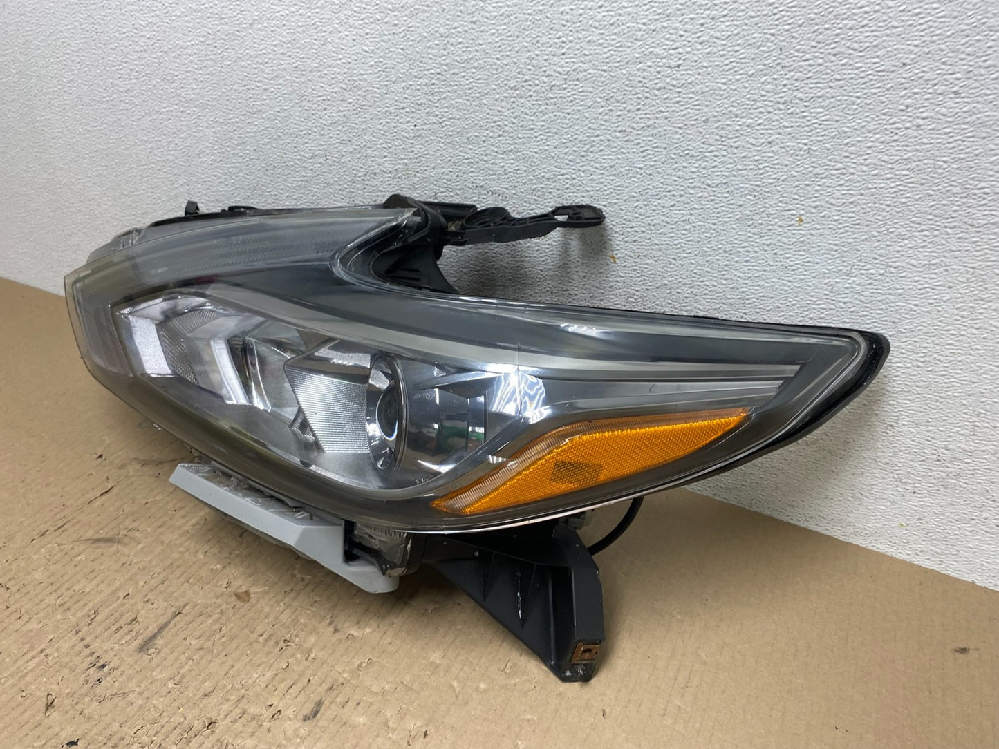 2016 - 2018 Nissan Altima Left Driver LH Halogen Headlight AE7097 DW1