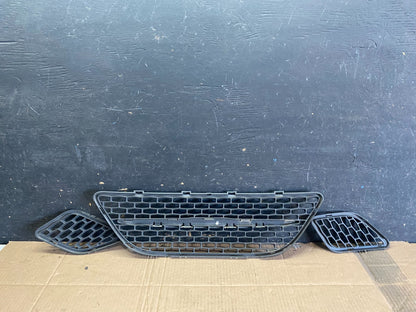 2005 to 2009 Saab 9-7x Front Upper LH Center RH Set Grille Grill OEM Q0504 DG4