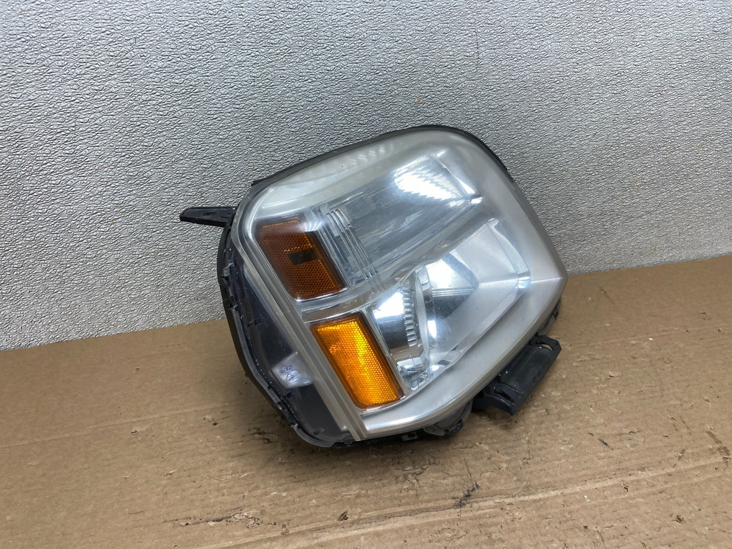 2010 to 2015 GMC Terrain Halogen Passenger Right Rh Side Headlight Oem AB4894 DW2