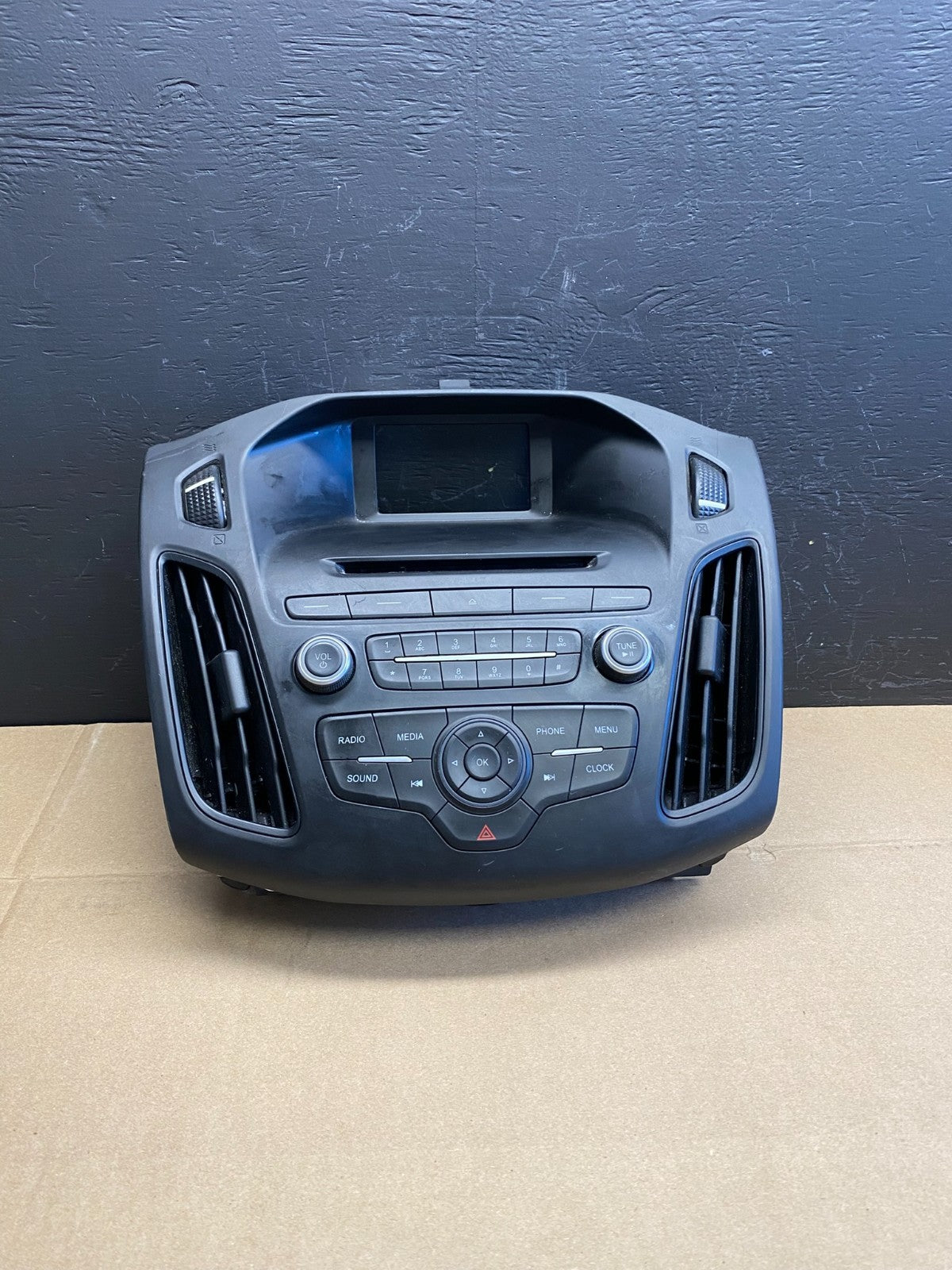 2015 to 2018 Ford Focus OEM Center Radio Stereo Control Unit Trim ab9159 DG0