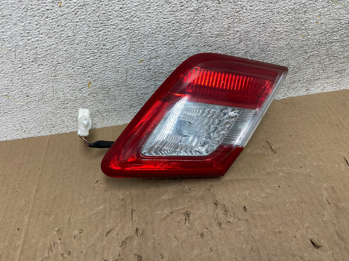 2010 - 2011 Toyota Camry Right Passenger RH Side Inner Tail Light AI1286 LK0