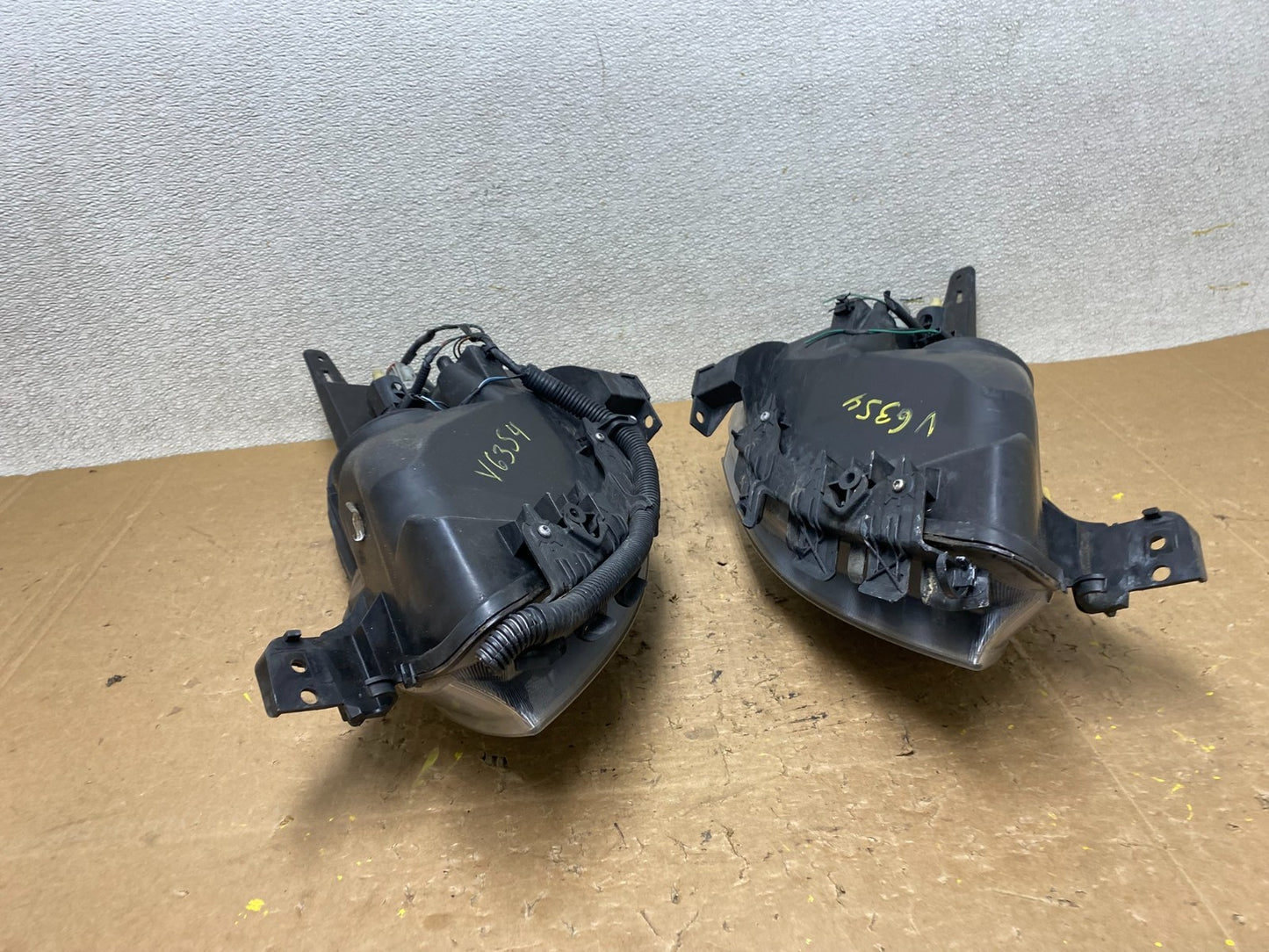 Sedan 2007 2008 2009 Nissan Altima Left+Right Set Headlights V6354 DW16