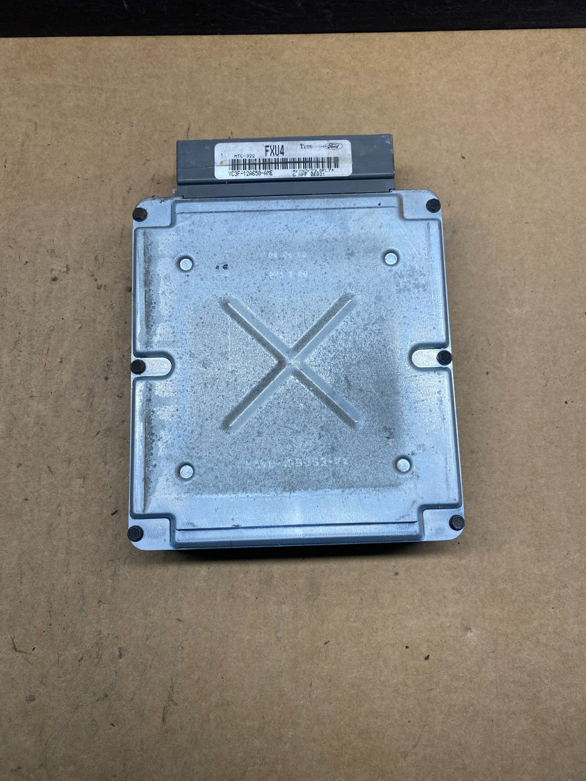 2000 Ford Excursion 6.8L ECU Engine Control Module AH5105 DG1