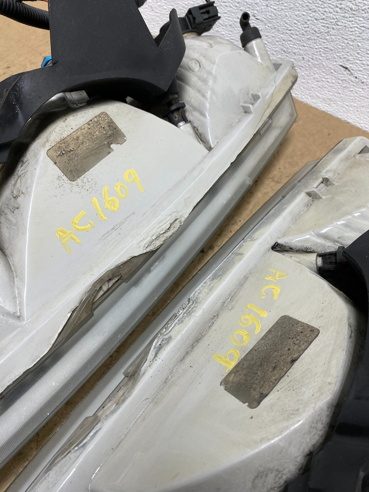 2002 2003 2004 Saturn Vue Left+Right Set Side Headlights Oem AC1609 DW12