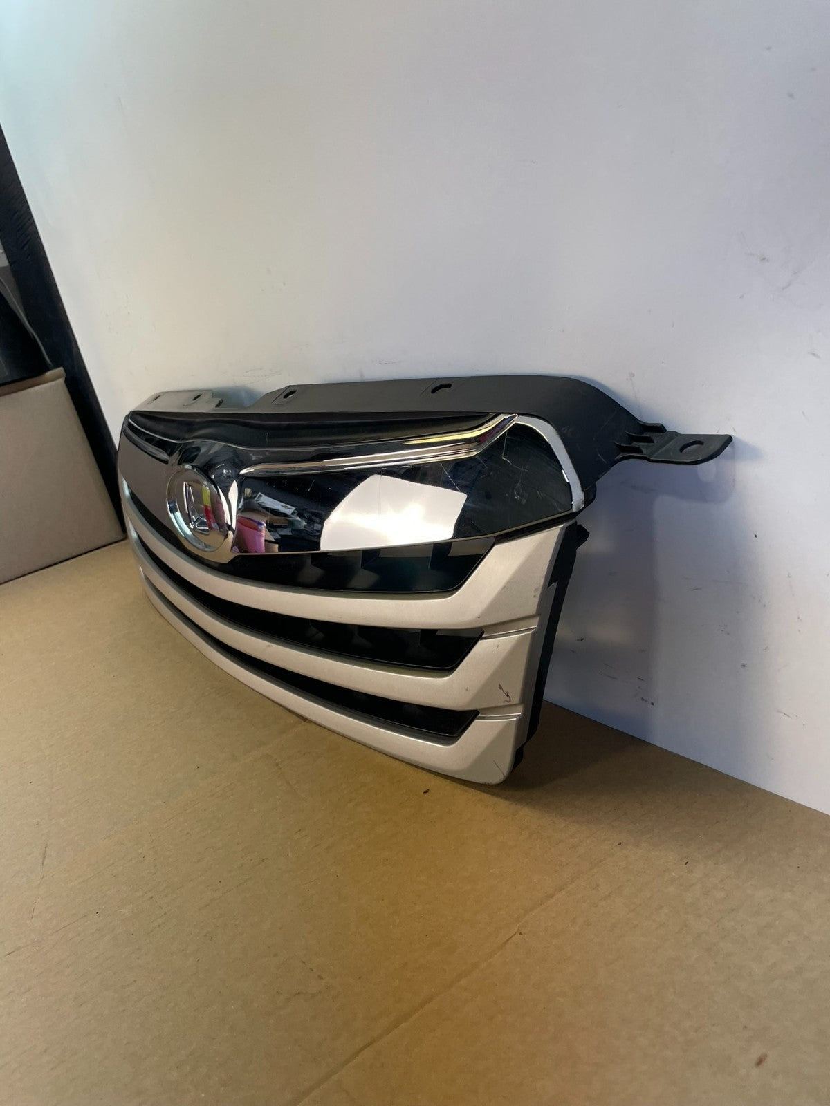 2010 - 2012 Subaru Legacy Outback Wagon Front Grill Grille AG9860 DG1