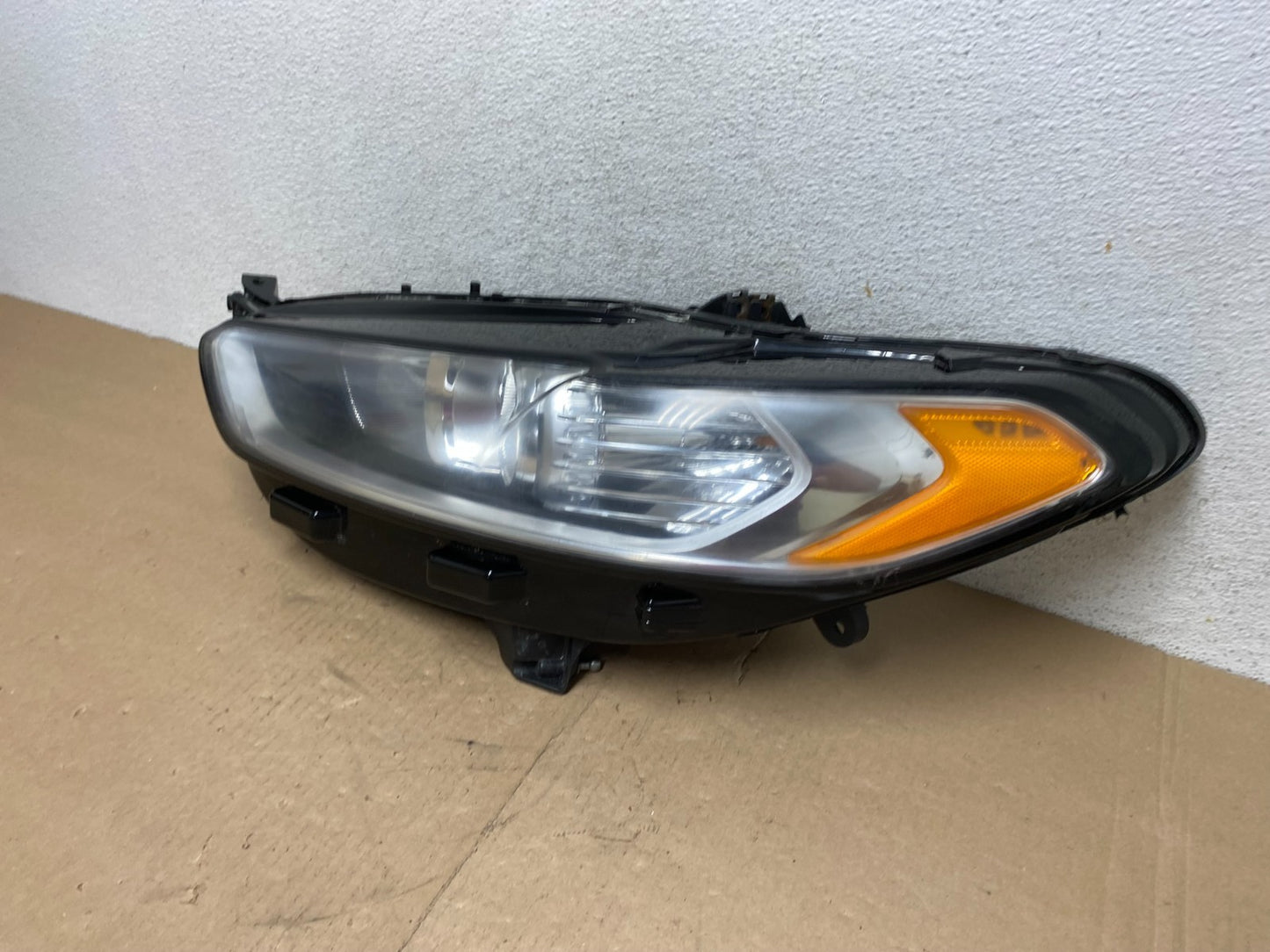 2013 to 2016 Ford Fusion Left Driver Lh Side Headlight AG4647 DW1