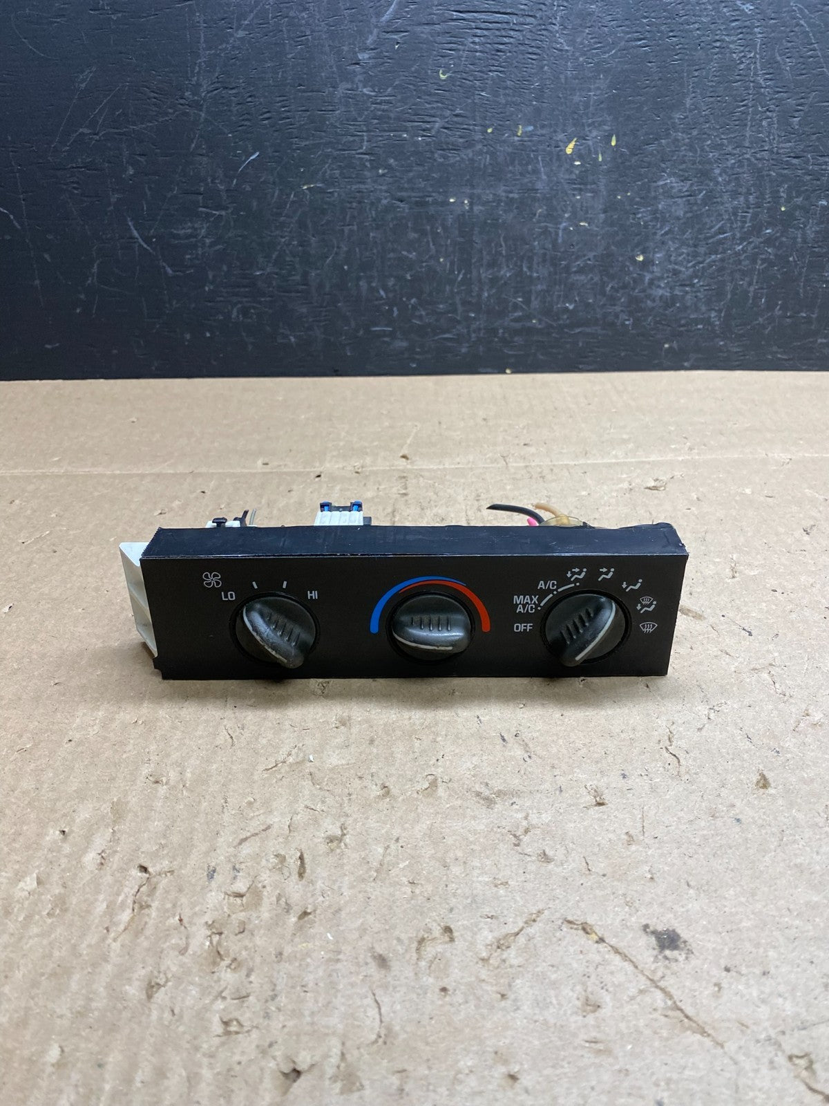 2001 - 2007 GMC Chevrolet Astro Express Climate Control A/C AC6572 DG0