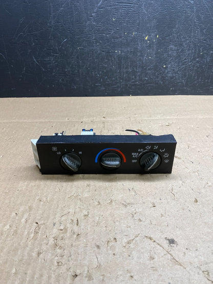 2001 - 2007 GMC Chevrolet Astro Express Climate Control A/C AC6572 DG0