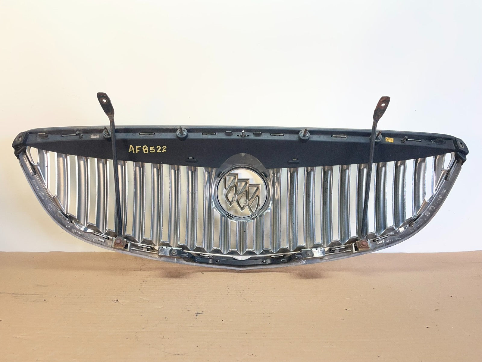 2008 to 2012 Buick Enclave Front Upper Grill Grille AF8522 DG3