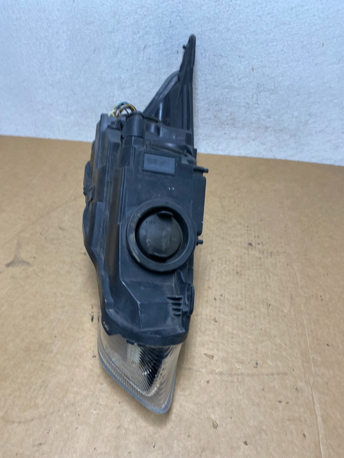 2015 to 2018 Ford Focus Left Driver LH Side Headlight AE3165 DW7