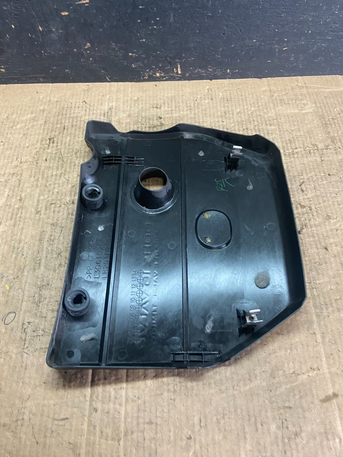 2004 to 2009 Mazda 3 DOHC 16 VALVE Engine Shield Top Cover O3302 PS6