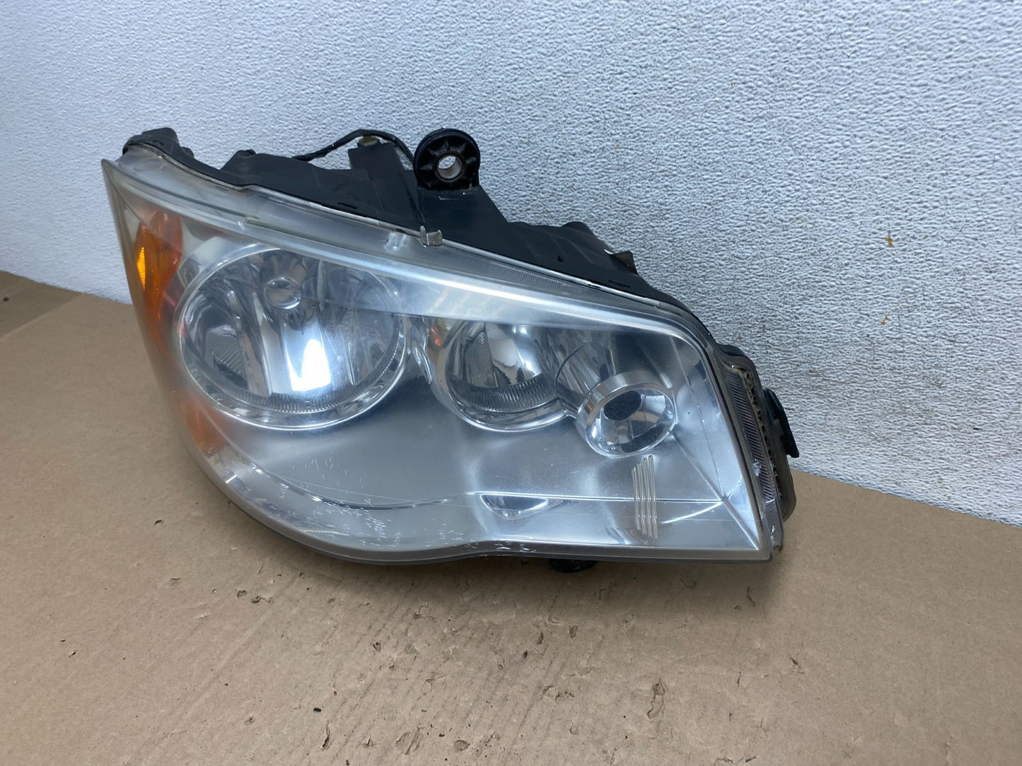 2011 to 2016 Chrysler Town and Country Right Passenger Headlight AG6776 DW1