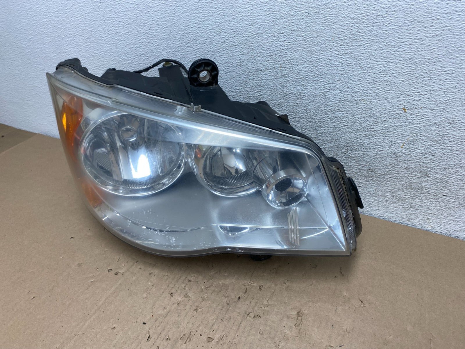2011 to 2016 Chrysler Town and Country Right Passenger Headlight AG6776 DW1