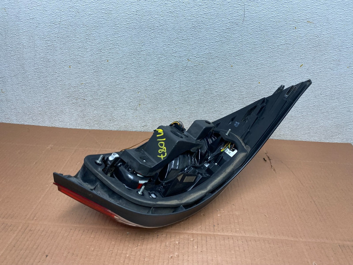 2008 2009 2010 BMW 5 525i 530i Right Passenger Rh Tail Side Light M1087 DW4