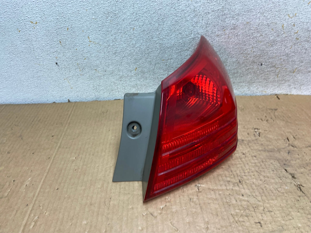 2008 to 2015 Nissan Rogue Right Passenger Rh Side Tail Light AI8308 LK2