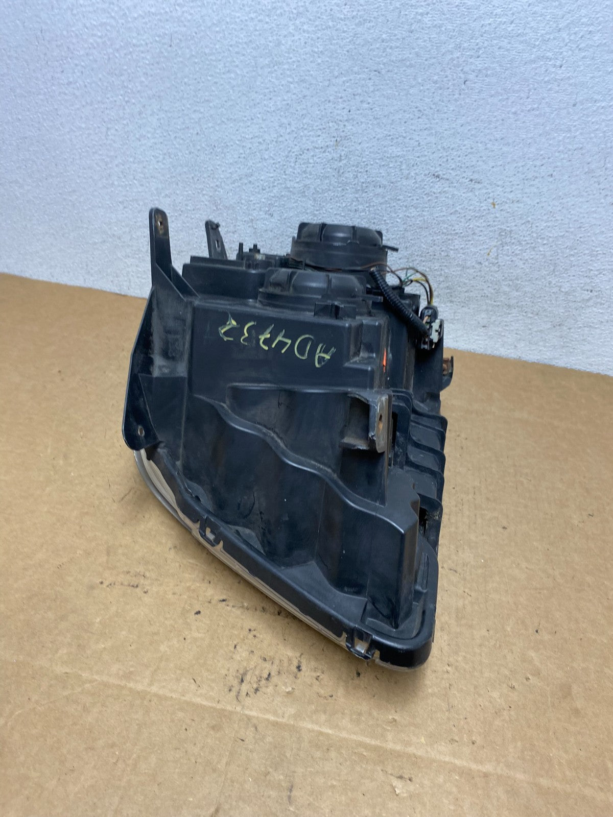 2010 to 2015 GMC Terrain Halogen Passenger Right Rh Side Headlight AD4732 DW8
