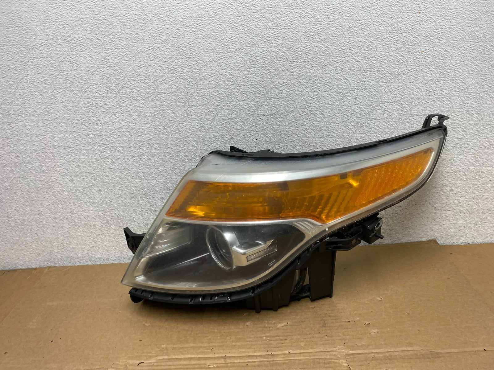 2011 to 2015 Ford Explorer Left Driver LH Halogen Headlight AD3823 DW0