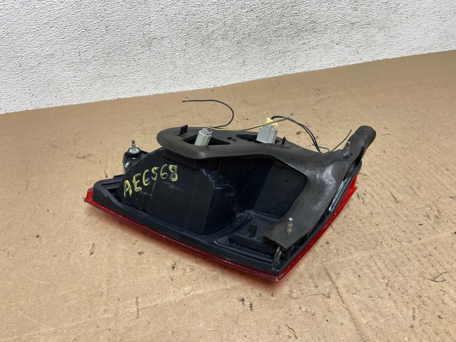 2010-2014 Subaru Outback Left Driver Lh Side Inner Tail Light AE6568 LK4