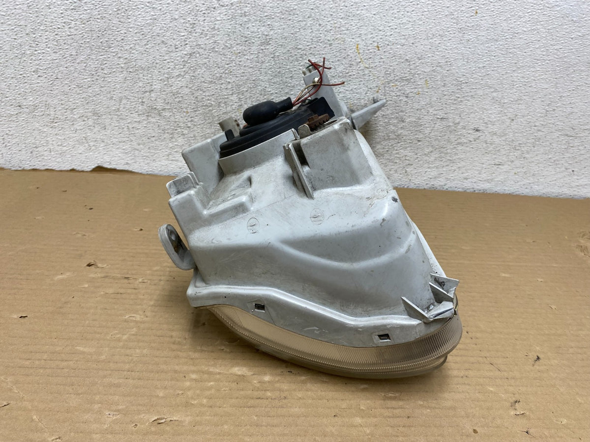 1999-2005 Suzuki Grand Vitara Right Passenger Side Halogen Headlight AG9331 DW9