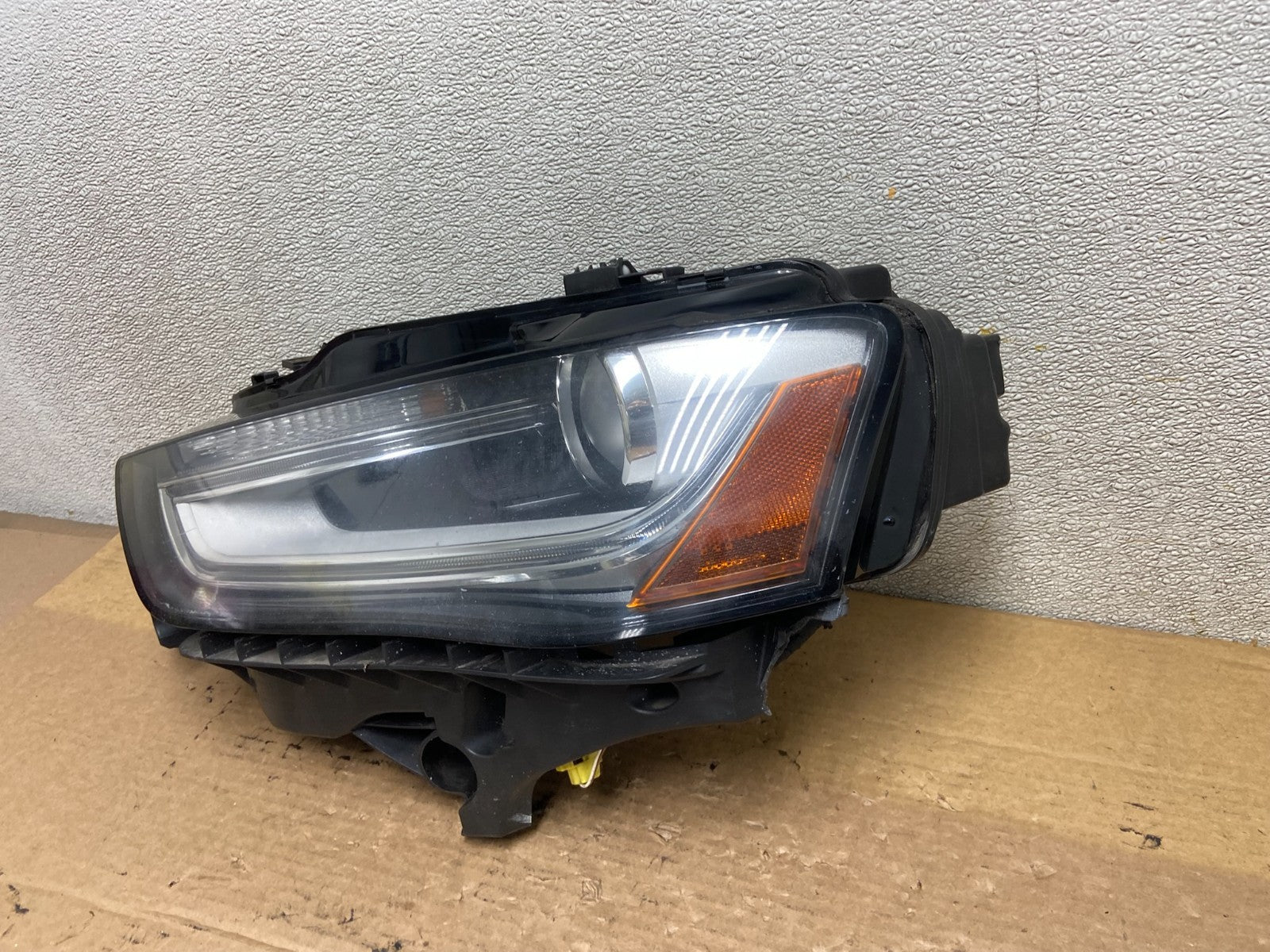Xenon HID AFS 2013 to 2016 Audi A4 Left Driver LH Side Headlight AB3319 DW1