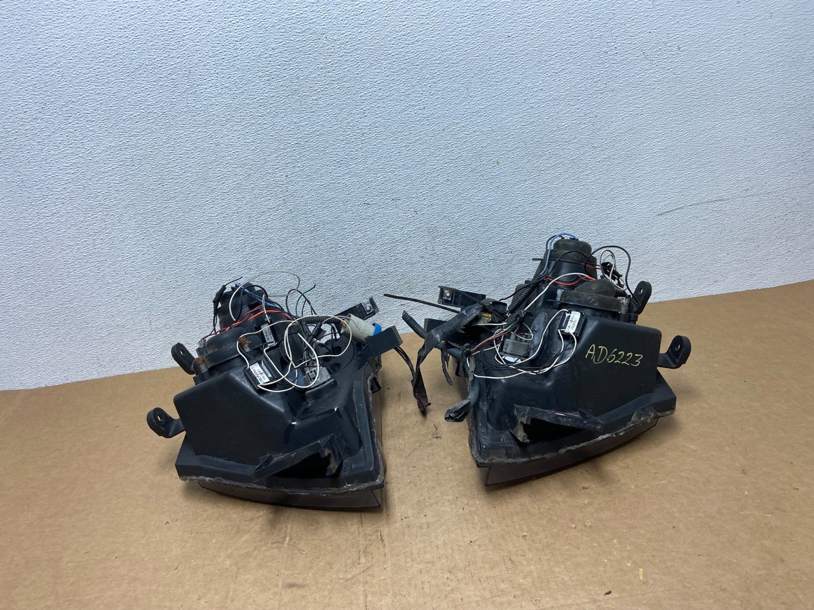 2005-2015 Nissan Xterra Driver Left+Right Set LED Black Headlights AD6223 DG8
