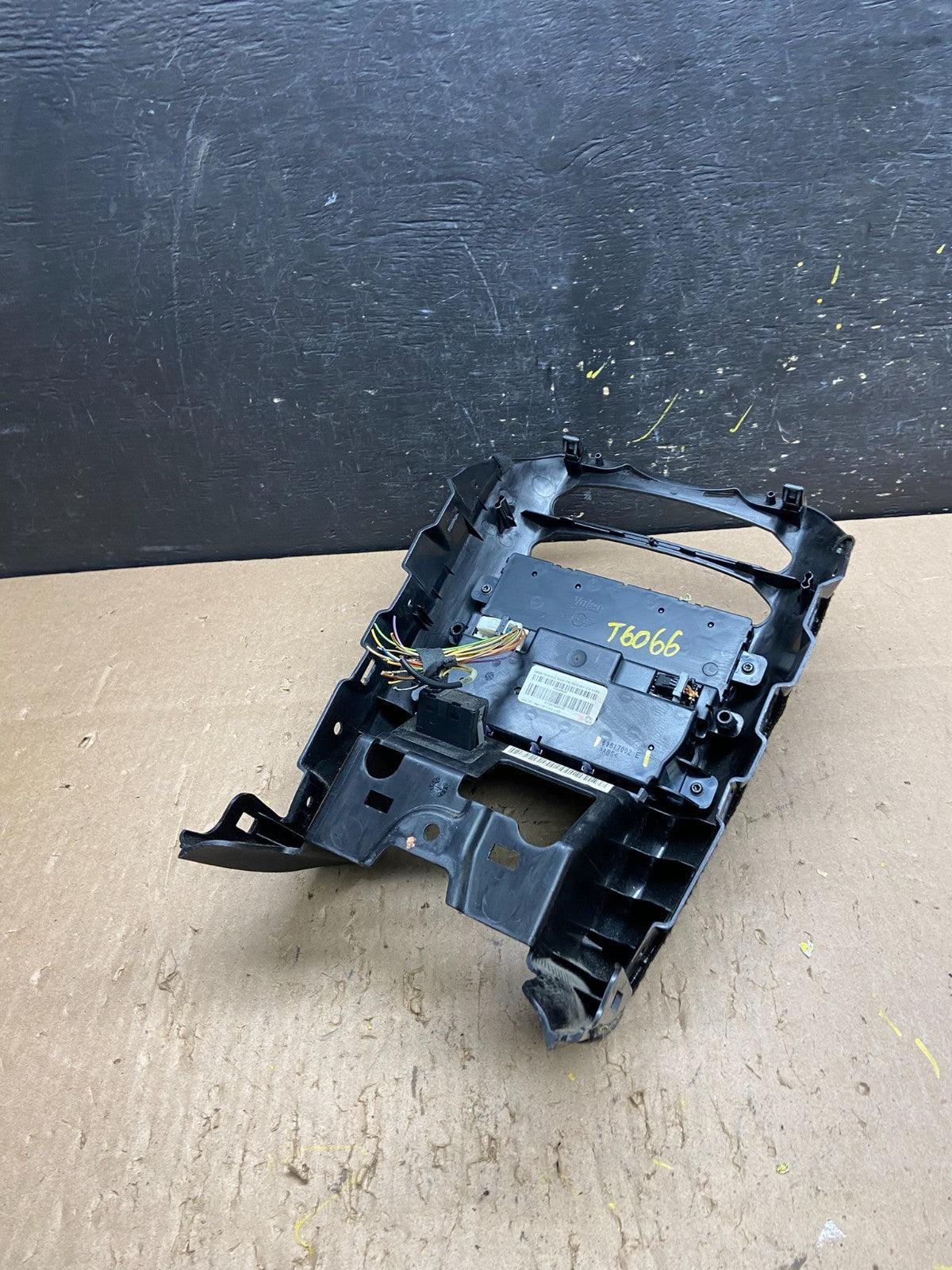 2008 to 2010 Mini Cooper Center Dash Climate Window Control OEM T6066 DG4