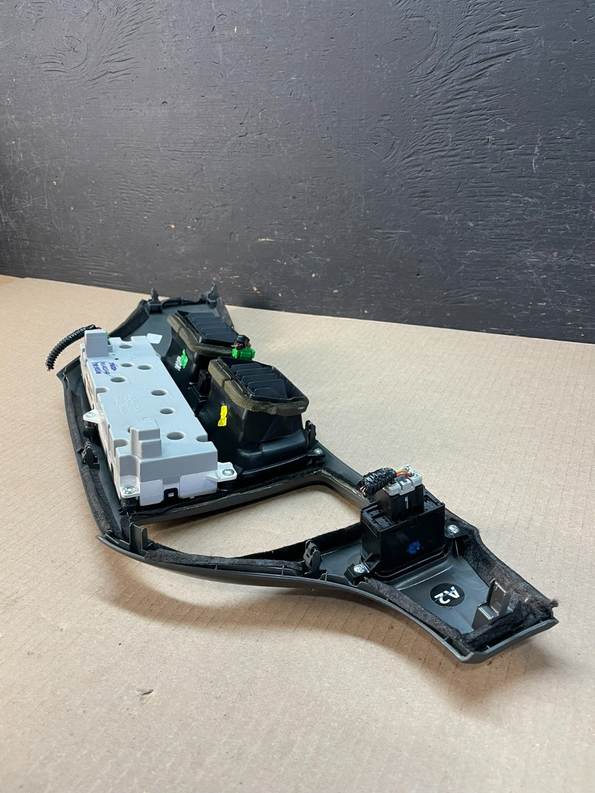 2005 to 2010 Honda Odyssey Radio Climate Control Dash Trim Bezel AE3405 DG5