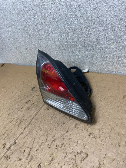 2000-2003 Lexus Rx300 Left Driver Lh Side Rear Inner Tail Light V4520 DW1