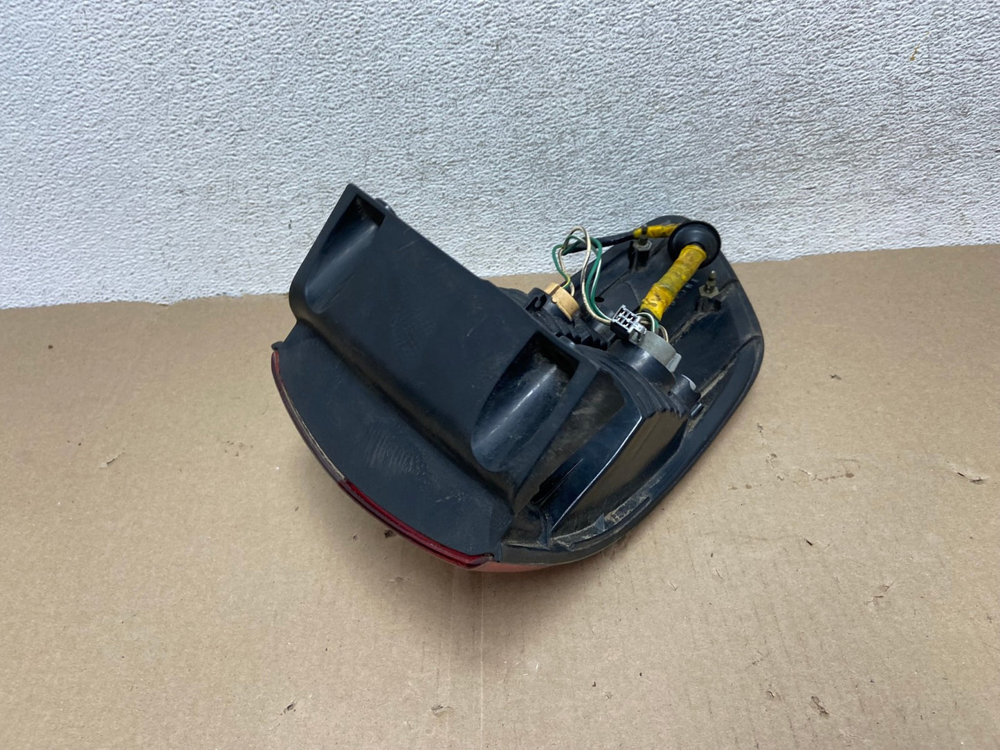 2001 2002 2003 Toyota Sienna Right Passenger Rh Side Tail Light AG6830 LK4