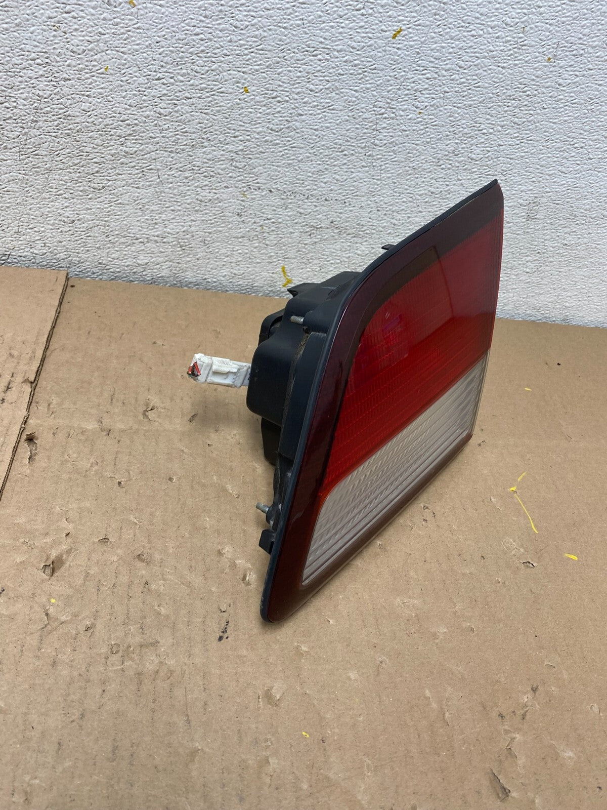 1997 1998 1999 Nissan Maxima Right Passenger RH Inner Tail Light Oem M4832 DW2