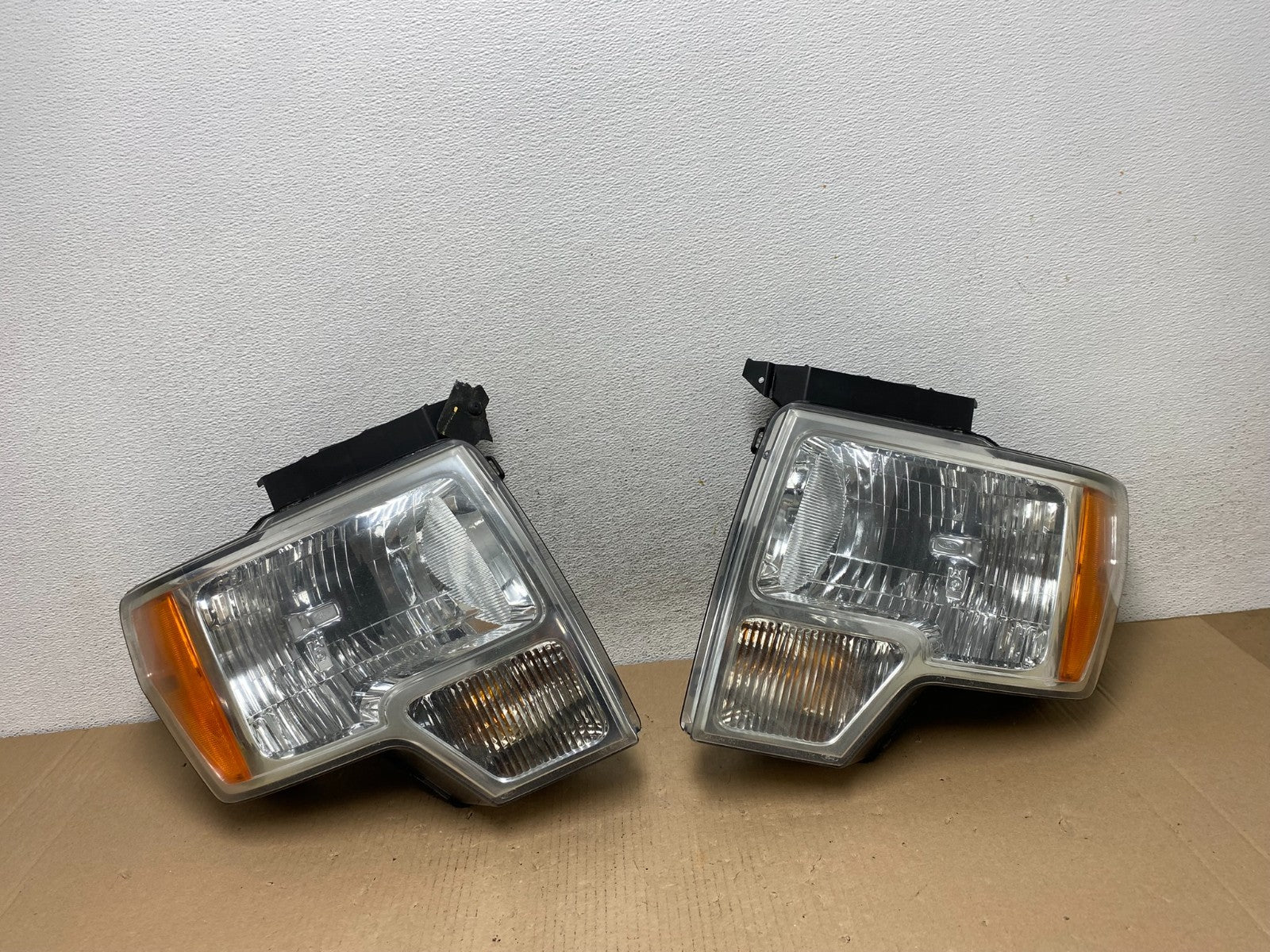 2009 to 2014 Ford F-150 F150 Left+Right Halogen Headlights AF3100 DW0