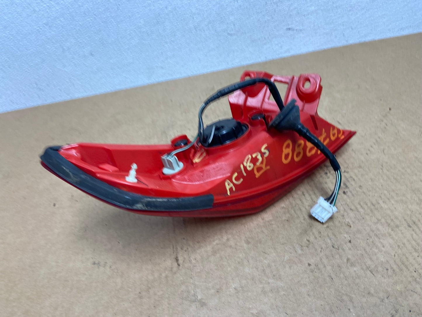 2003 to 2008 Infiniti FX35 FX45 Right Passenger RH Side Tail Light OEM AC1835 LK6