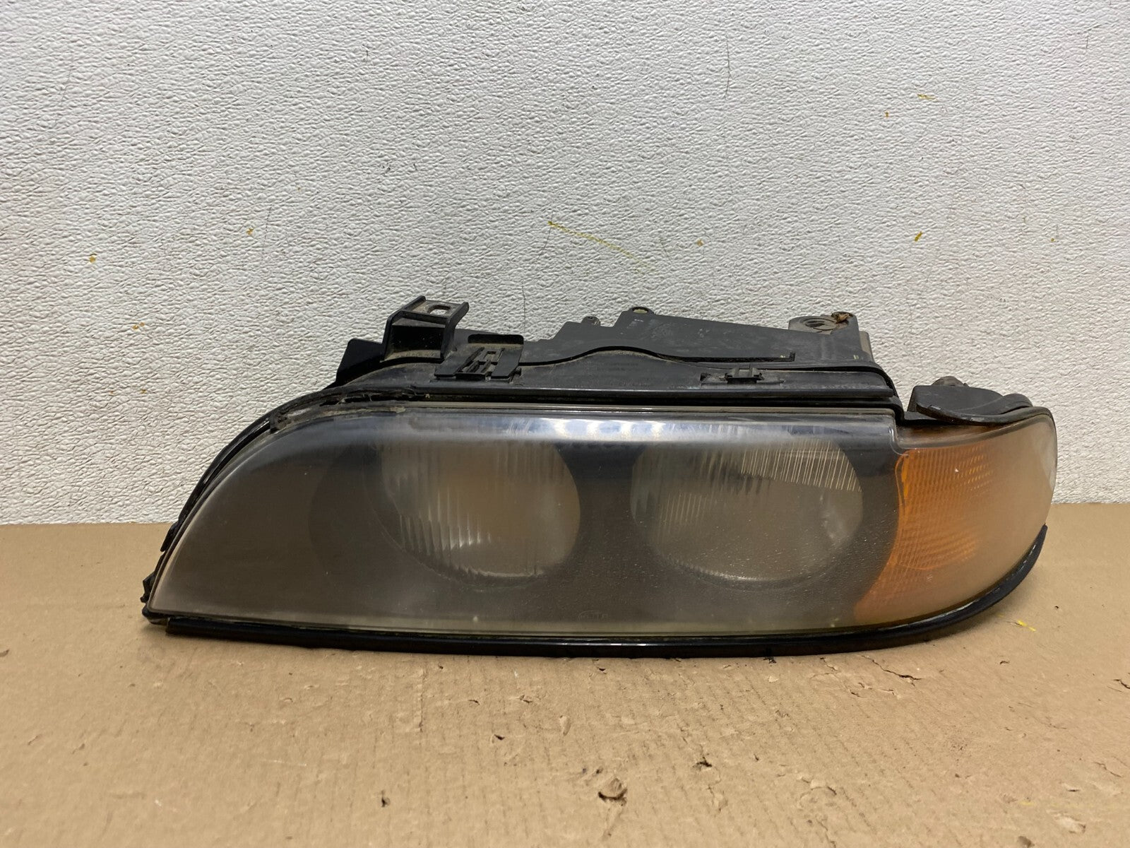 1997 - 2000 BMW E39 5 Series Headlight Left Driver Halogen J8788 Oem0