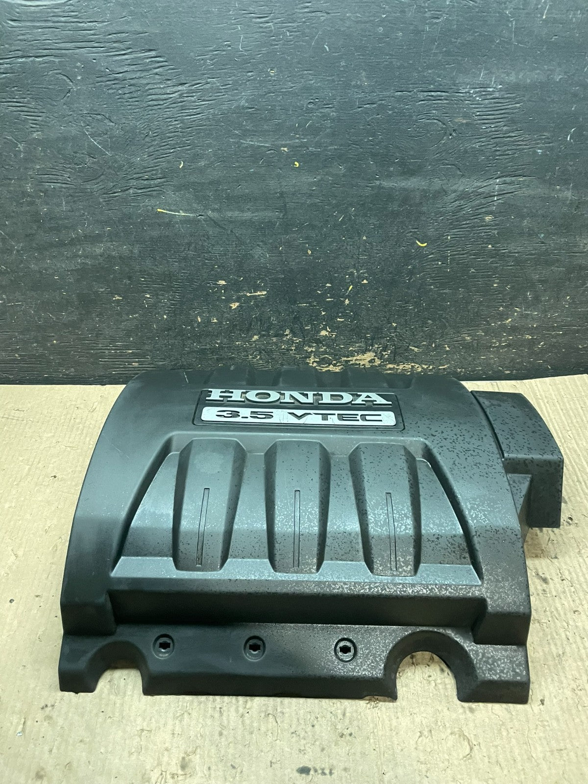 2006 to 2008 Honda Pilot Black Engine Cover OEM 3.5L V6815 DG0