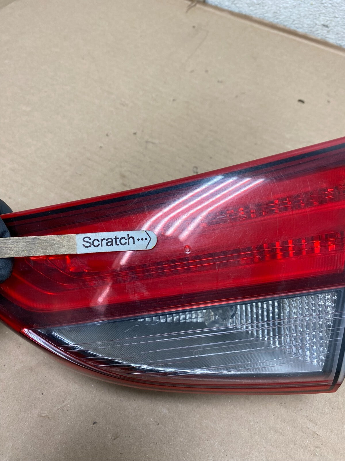 2015 to 2017 Chrysler 200 Sedan Right Passenger  Inner Tail Light Oem j4419 DG3