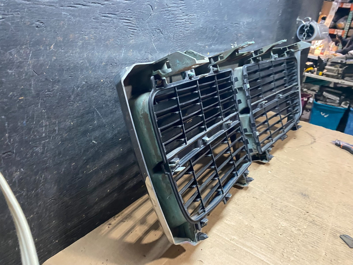 2007 2008 2009 Dodge Durango Front Upper Grill Grille U6391 DG12