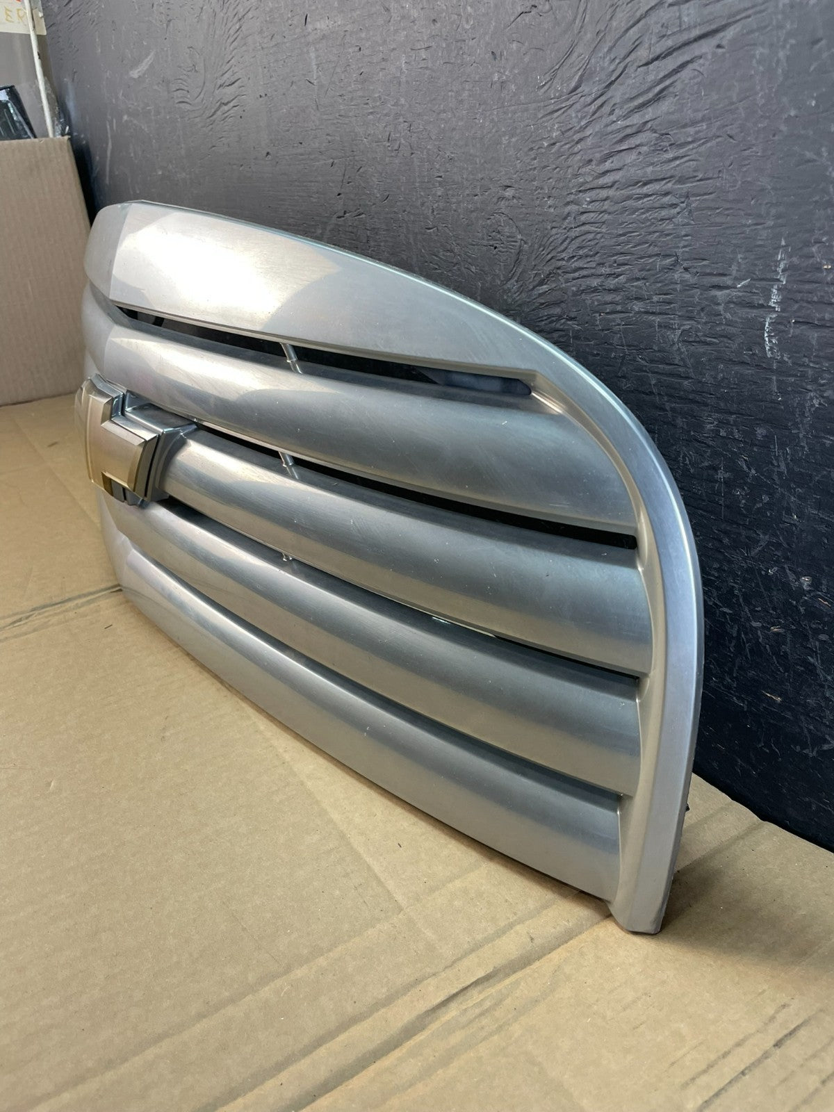 2006 to 2011 Chevrolet HHR Front Upper Grill Grille AC5279 DG2