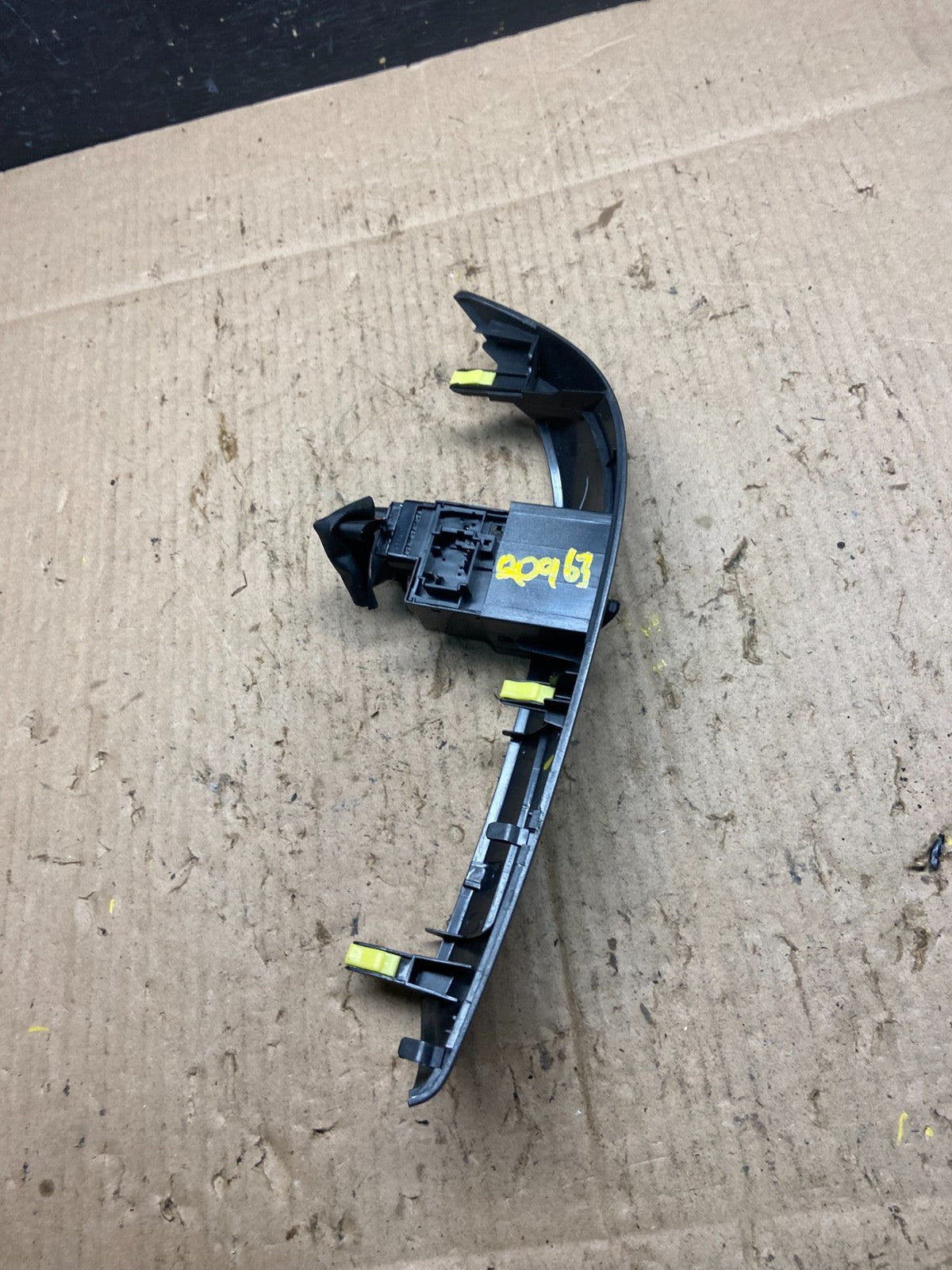 2004 to 2010 Toyota Sienna Right Side Radio Switches Bezel Trim OEM Y5404 DG4